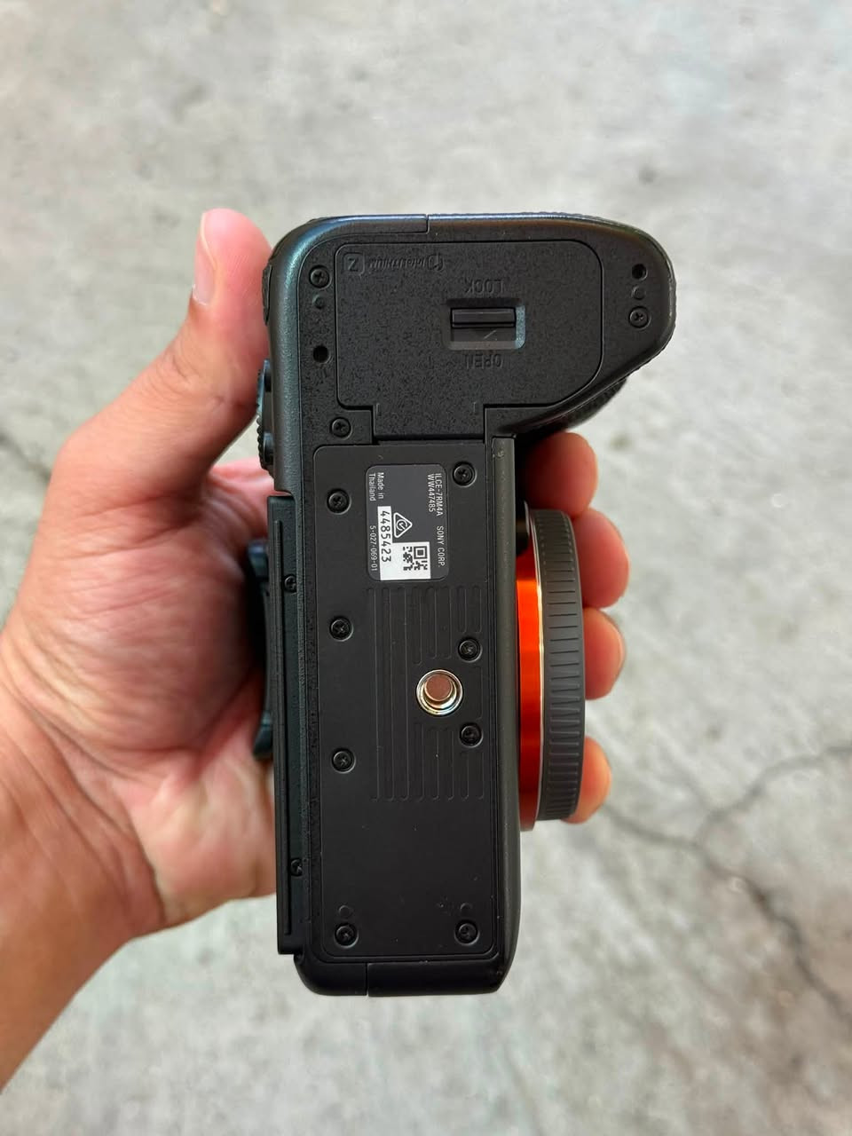 Sony A7RIV
کامێراکە لە %99 خاوێنە 
خۆم بە تازەی کریومە کارتۆن کامل عەشیای شەریکەی لەگەڵدایە 
و25K وێنەی گرتوە تەنها کاری فۆتۆی پێکراوە 
هیچ شوختێکی نیە و بەشەرت دەیفرۆشم 
ئەگەر مشتەریت نامە بنێرە ***********
