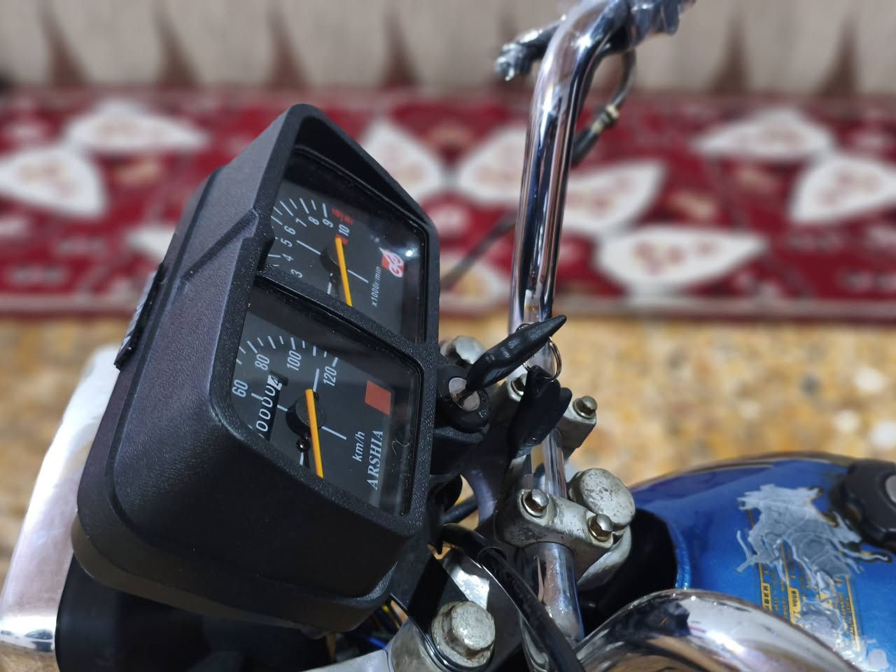 سلام عليكم للبيع دراجه امتياز كلك
السعر 450
مجفته صارله يومين 
كهربائيات دراجه كله شغاله 
تعمير جديد 
دراجه حلوه ومرتبه 
مكاني ميسان كحلاء 
رقم هاتف *********** او خاص
