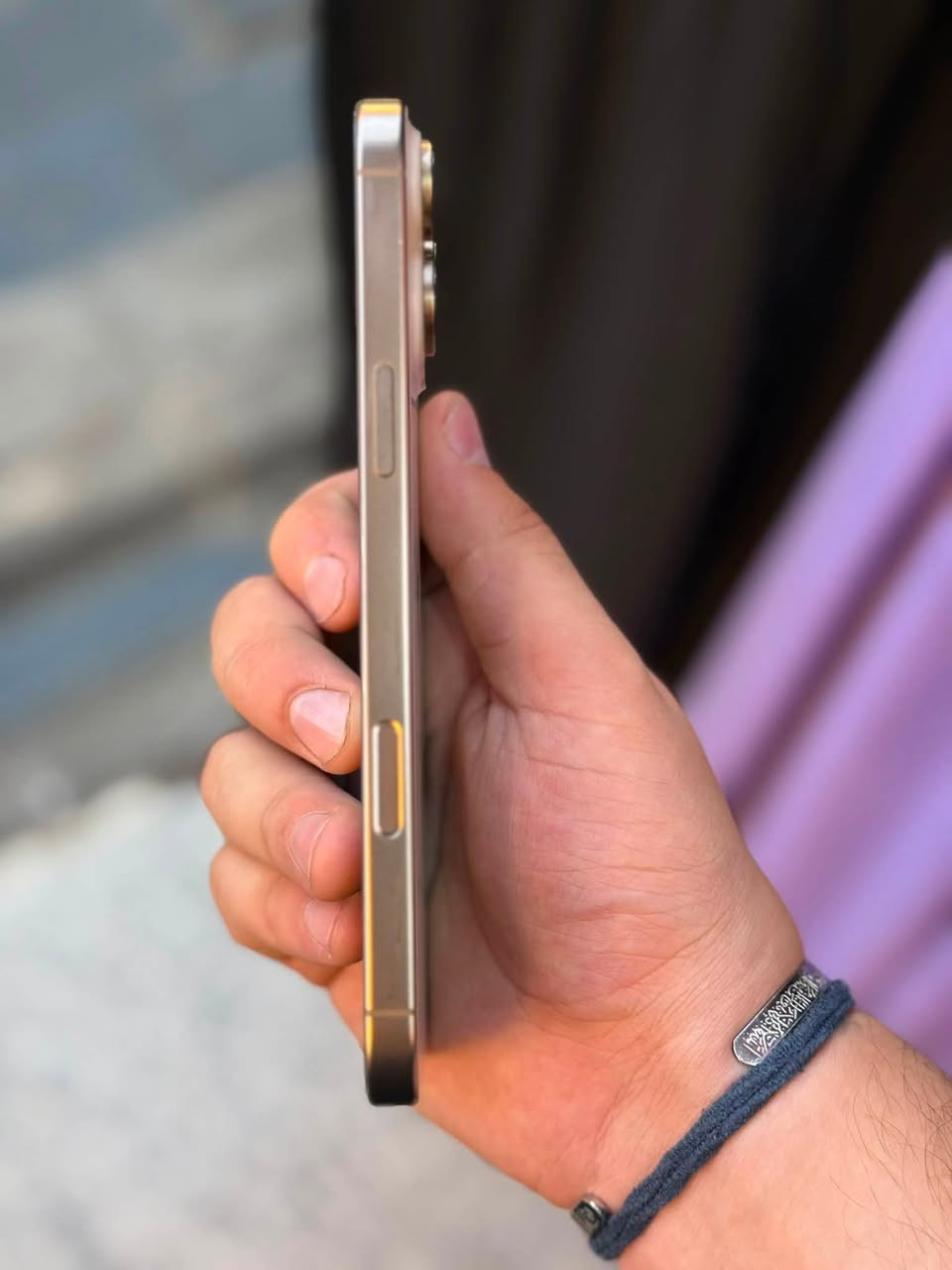 للبيع  16 pro max ذ256 ب89 جهاز هوه وكارتونته ولكيبل الاصلي جهاز وتر ممفتوح *********** واتس ماسنجر موجود راسلني وتدلل السعر 1225وبي مجال للطيبين
