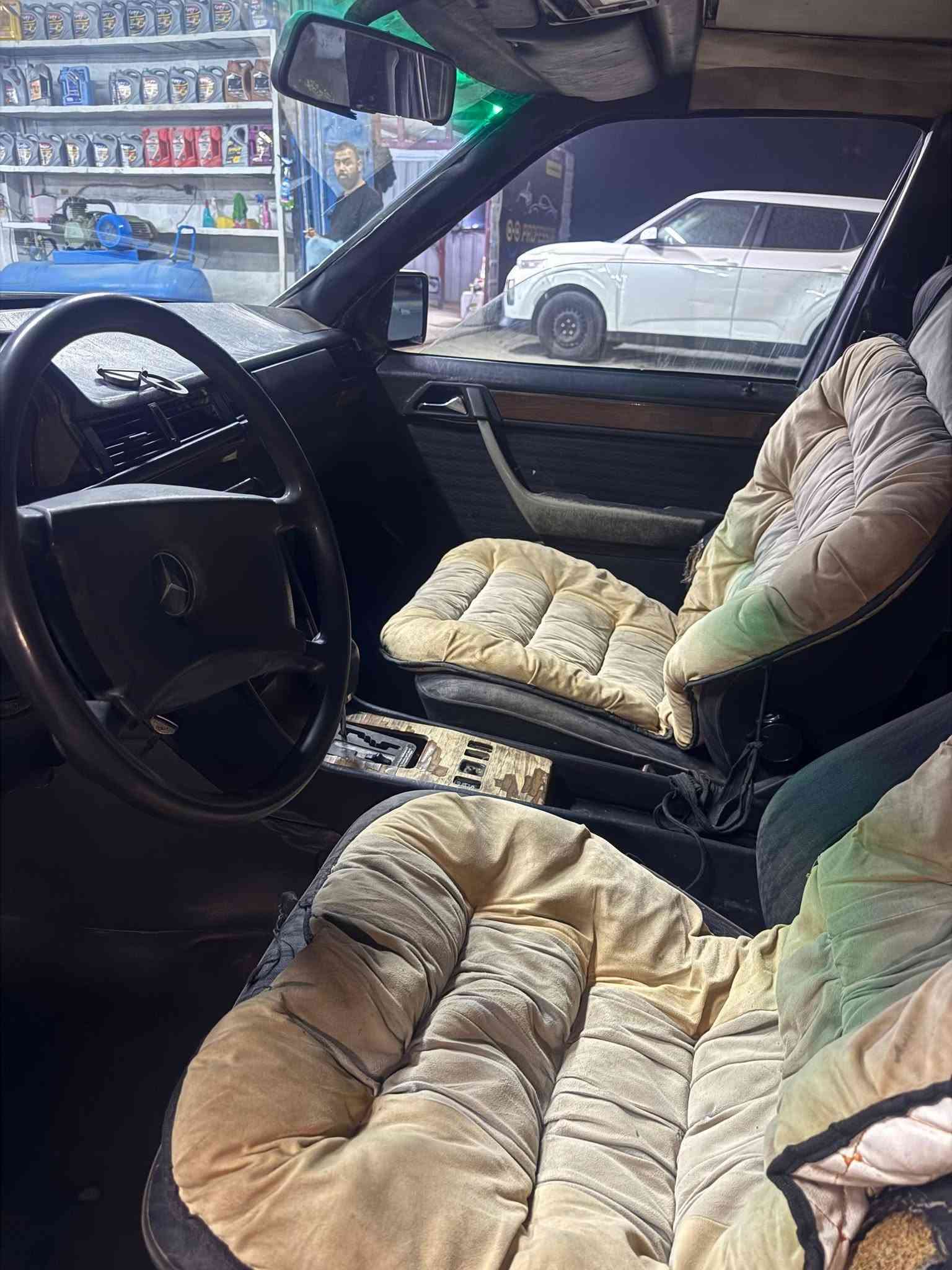مرسيدس E300 • ٨٨ • رقم بغداد