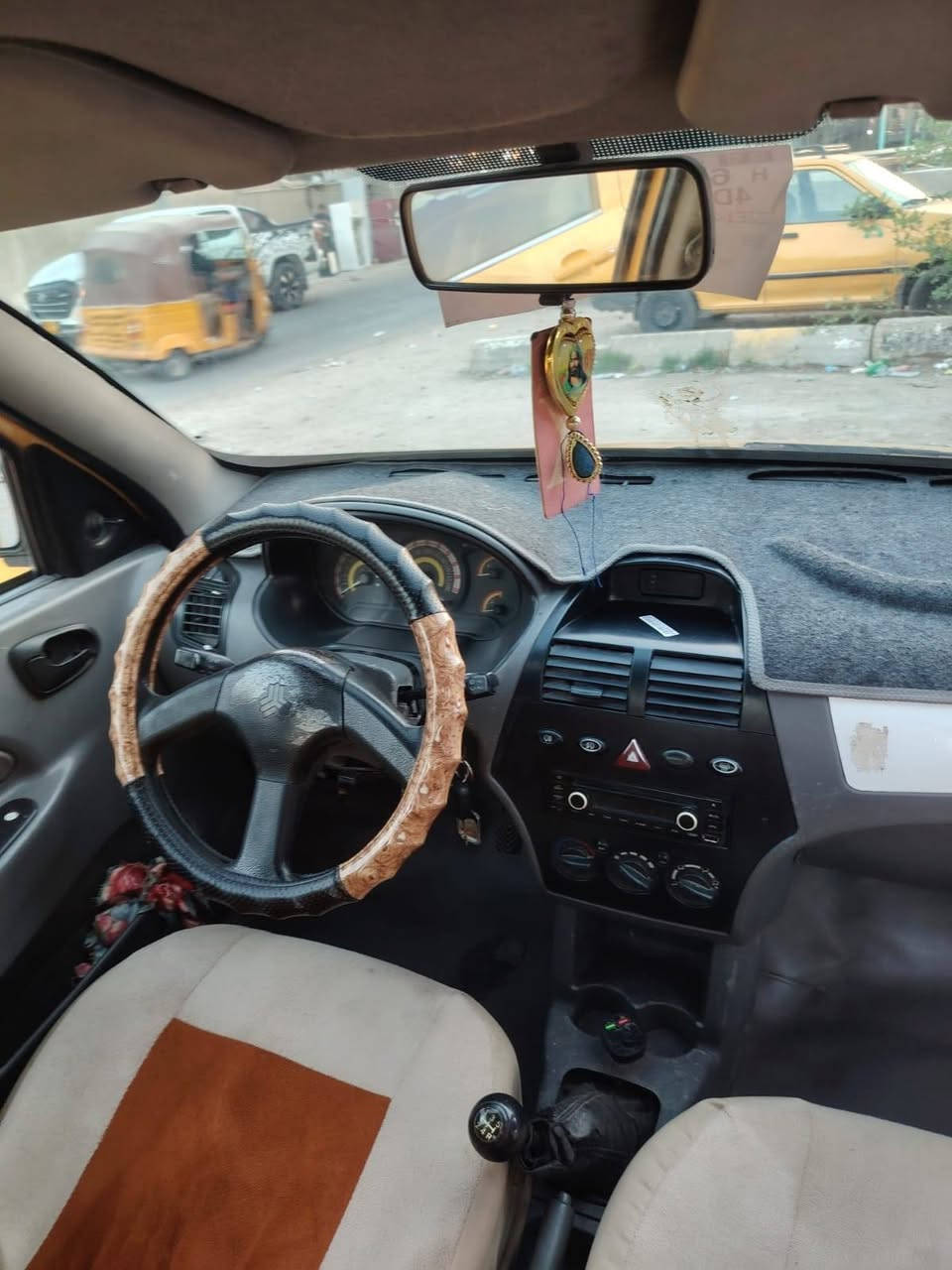 سلام عليكم  مكلف بنشر  
طيبه موديل ٢٠١٥ محرك وكير ظمان مبدل بنيد تبريد شغال جاملغ مصبوغ سياره جاهزه  من كلشي  
مكانها  بغداد الامين الثانيه  بسمي  تحويل ثاني يوم  
السعر ٣٥ و بيها مجال  
مصفره هيئه و غرامات   هذا رقم صاحبها اتصل و تدلل  
                
                         ***********
