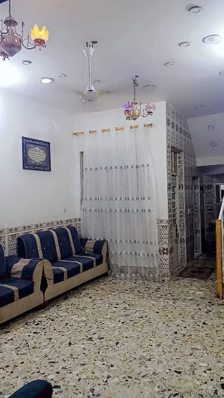 السلام وعليكم
بيت للبيع شارع احمد الوائلي قرب قصابه مسلم وإخوانه ثاني بيت عن الشارع المساحة ١٥٠ م الواجهه /١٥ النزال/١٠ يحتوي على ٤ غرف نوم واستقبال وصاله ومنور ومطبخ  للاستفسار الاتصال على الرقم *********** طابو صرف زراعي
