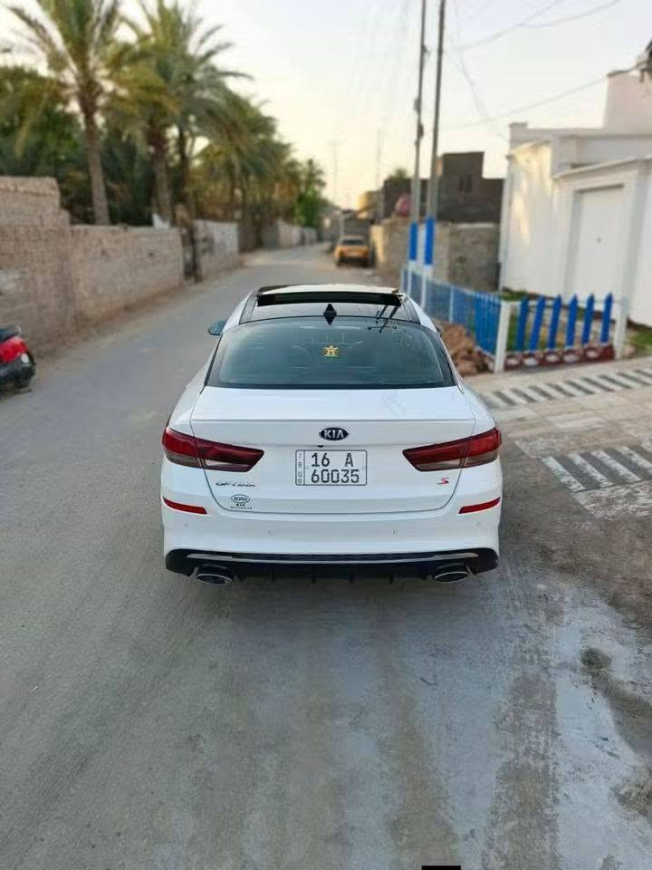 سلام عليكم اوبتيما 2020  السيارة فول مواصفات واحد عل واحد S وارد امريكي تفاصيلها وسونارها والحاث بلمنشور رقم قادسية سنوية لل 2031 سيارة جديدة بمعنى السعر 137 وبيها مجال الكلمةالرقم ***********
