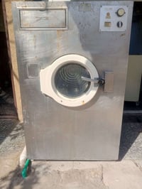 غساله للبيع 3 فيز بس غسل تأخذ بطانيتين مكاني بغداد 07737131702