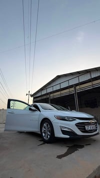 للبيع ماليبو ابيض LT 2023 السعر 132$  و بيها مجال بسيط. للتواصل 077407...