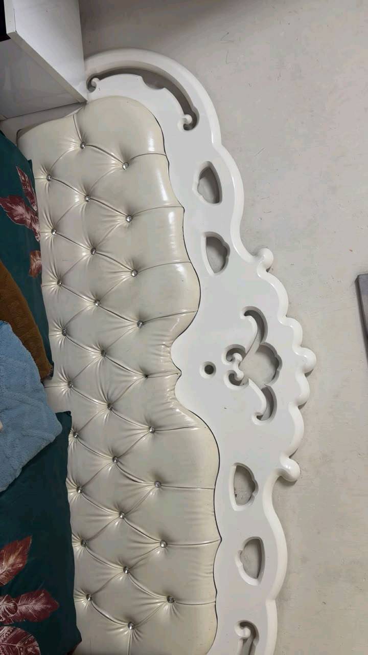 غرفه نوم مستعمله سعرهه ١٥٠  ٧قطع