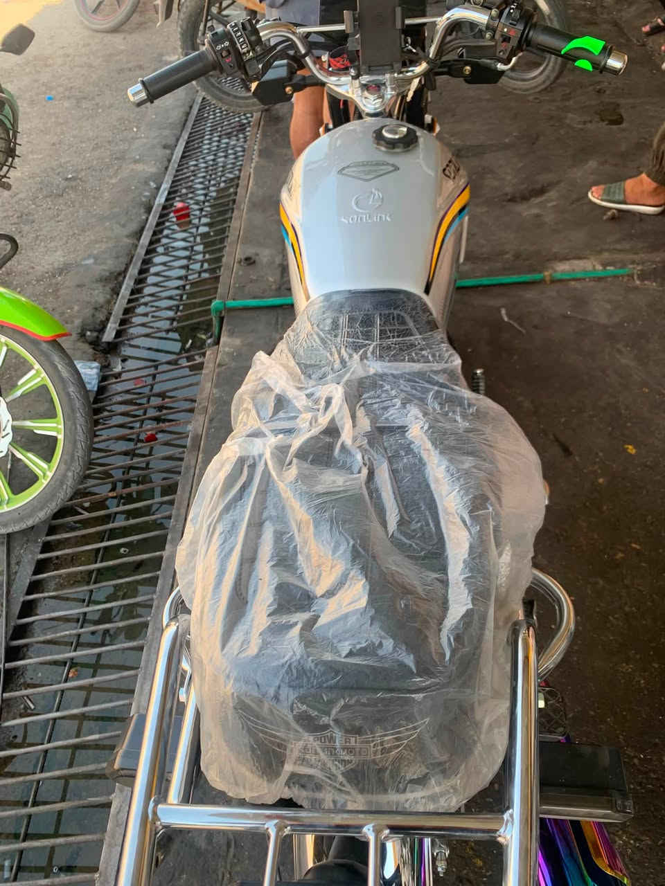 سلام عليكم دراجه للبيع سيفان محرك 250cc زيرو *********** سعر خاص مكان ديالى كنعان
