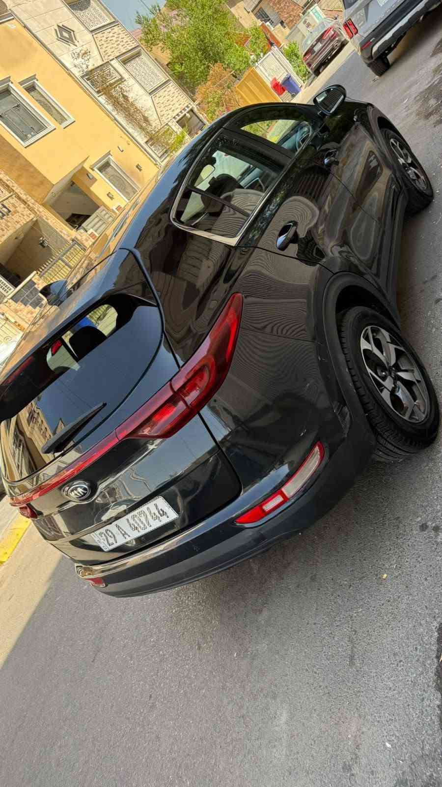 كيا سبورتج 2021 ماشيه 101  4X4 
(السعر 148)العنوان شارع فلسطين ***********
مكينه كير وضع شركه 
حادث جاملغ خلفي بدون دواخل ثلاث قطع صبغ 
سياره جاهزه من كلشي اوبلخير علياخذه
