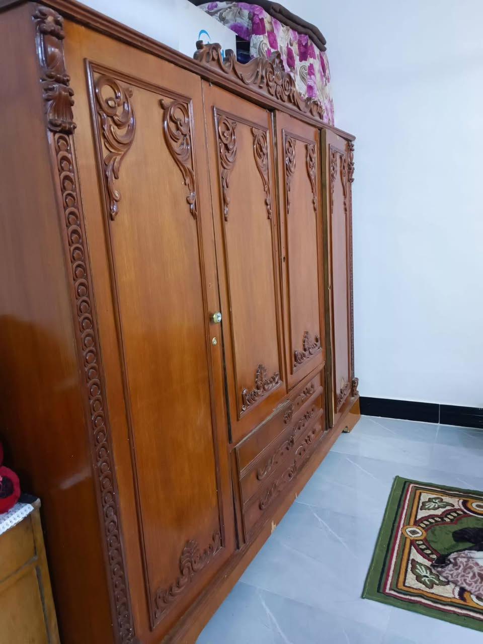 كنتور اربع بيبان ولجوه بابين للبيع المكان نجف للاسفسار واتساب ***********
