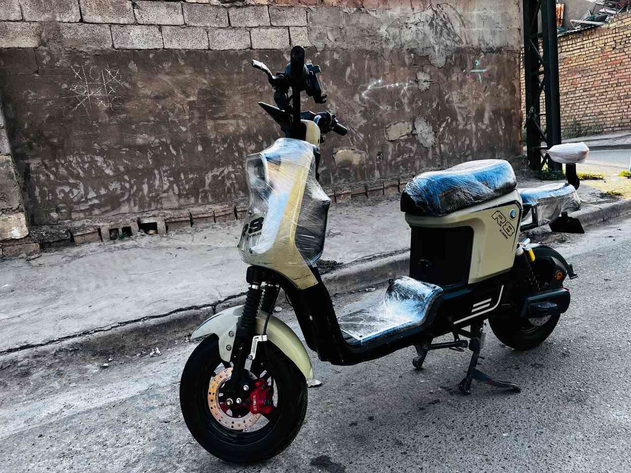 السلام عليكم
🚲 دراجة R8 للبيع

🔋 البطاريات جديدات
💰 السعر: 375 ألف
📍 المكان: بغداد الجديدة
📞 للتواصل: ***********
