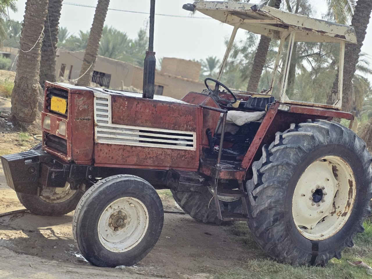 فيات ٧٨٠ كامله جاهزه تيرات صدر محرك كير اكسل كلها كفاله المكينه بيها بس لوحات بدون سنويه
فيات ٧٨٠ كامله جاهزه تيرات صدر محرك كير اكسل كلها كفاله المكينه بيها بس لوحات بدون سنويه 
مكانها بابل الحمزه الغربي 
***********
