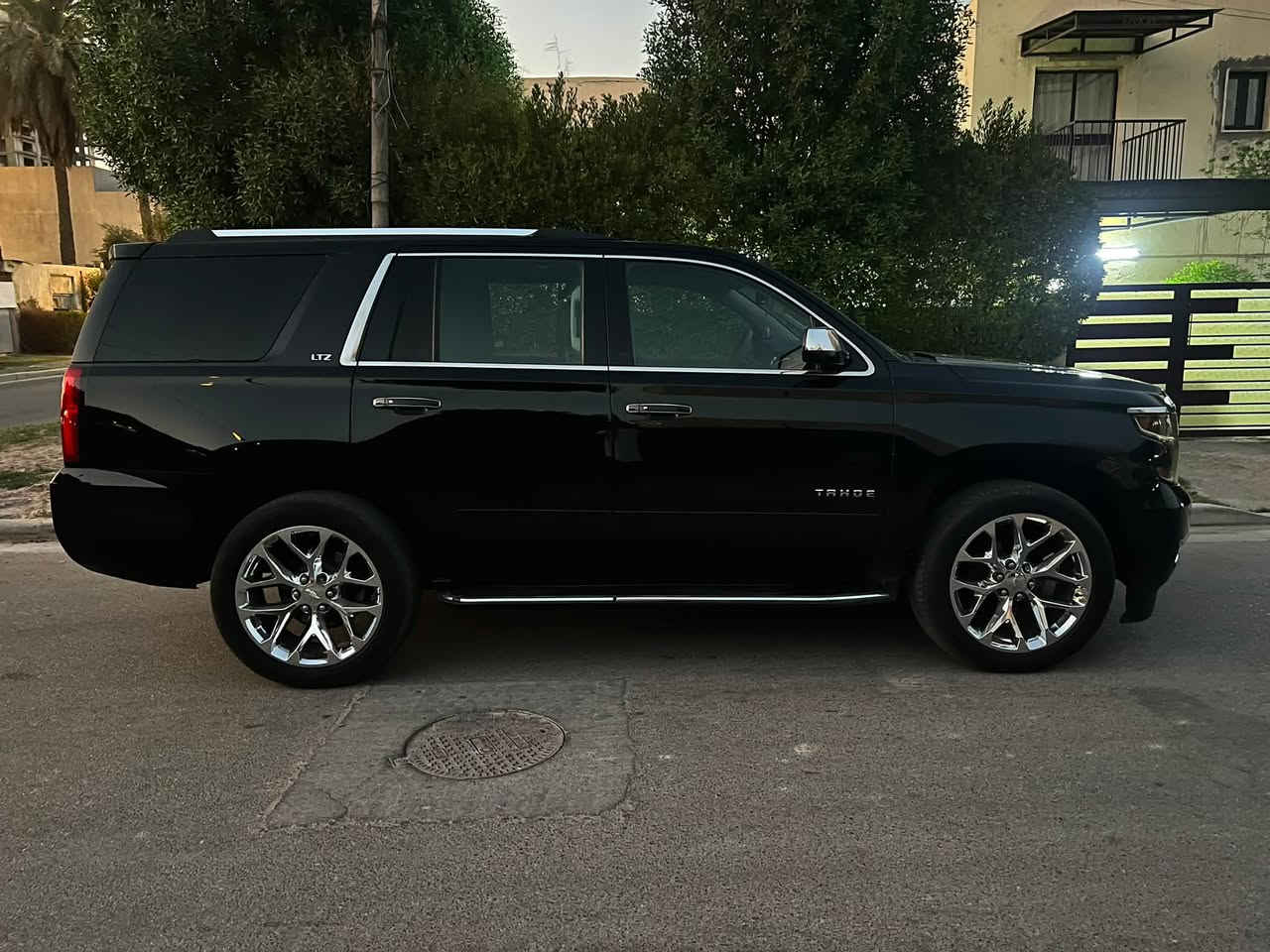 تاهو 2015 LTZ خليجى وكاله منصور 
داخل قرميدى مكفوله من الصبغ والتبديل والحادث فقط BDR 3مكانات دعاميات مغلفه ppf
موصفات فول سياره اعله موصفات بتاهو
جديده 100/100
رقم السياره بغداد بسمي
ماشيه 92 Km
الرقم ***********
