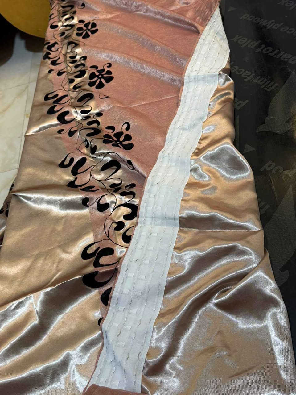 السلام عليكم ، دوشك سفنج ب20.
بردة ست قطع ب20، اما البردة النيلية هاذي جديدة سعرهة ب40، سرير خشب محترم ب35 قفل،، مفرشة تحم عشر مقاعد ب25، سخان ألمنيوم ب15قفل..
الرقم ***********
الموقع: كوت الزهراء قرب عمارة القزويني او مجمع الكرار. دهل اوران, واسط
