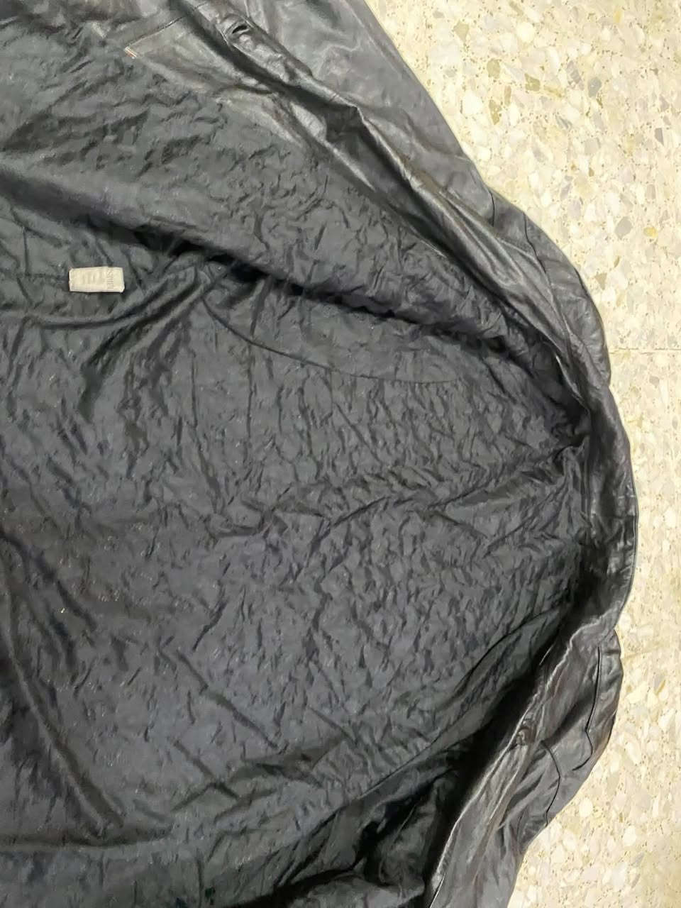 قمصلة جلد طبيعي نسائي ثقيل
الطول ٨٠سم 
العرض٦٠ سم 
طول الردن ٥٥ سم 
السعر ١٠ الاف
النظافة ١٠٠٪؜ 
للمراسلة واتساب 
***********
