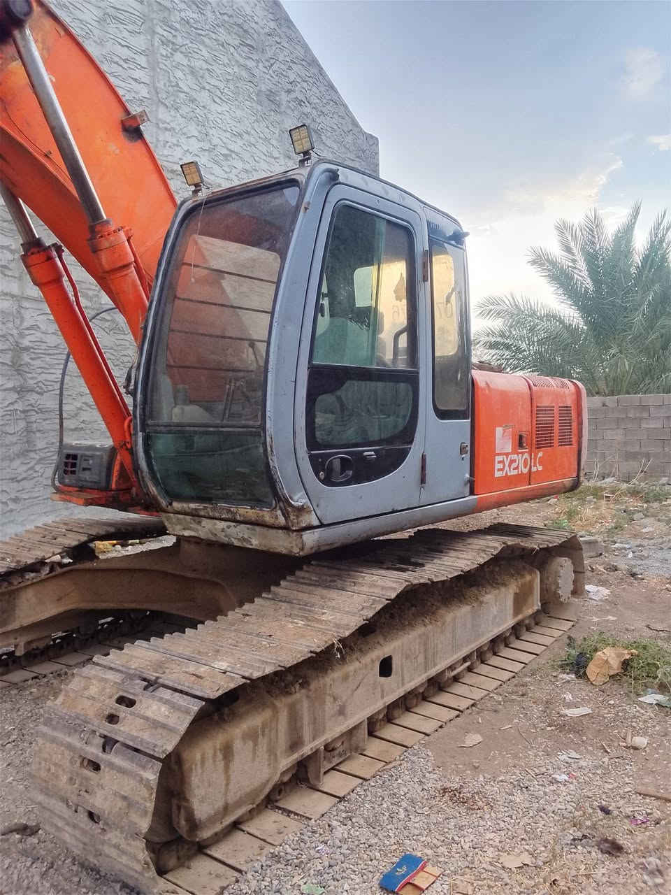 حفاره • موديل ٢٠٠١ • حجم ٢١٠