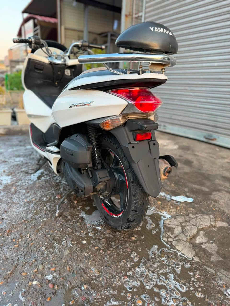 شلام عليكم شباب PCX جيل الاول البيع الدراجه بحاله وكاله حلوه ونضيف :الدراجه بلاديه  السعر خاص ‭***********‬
