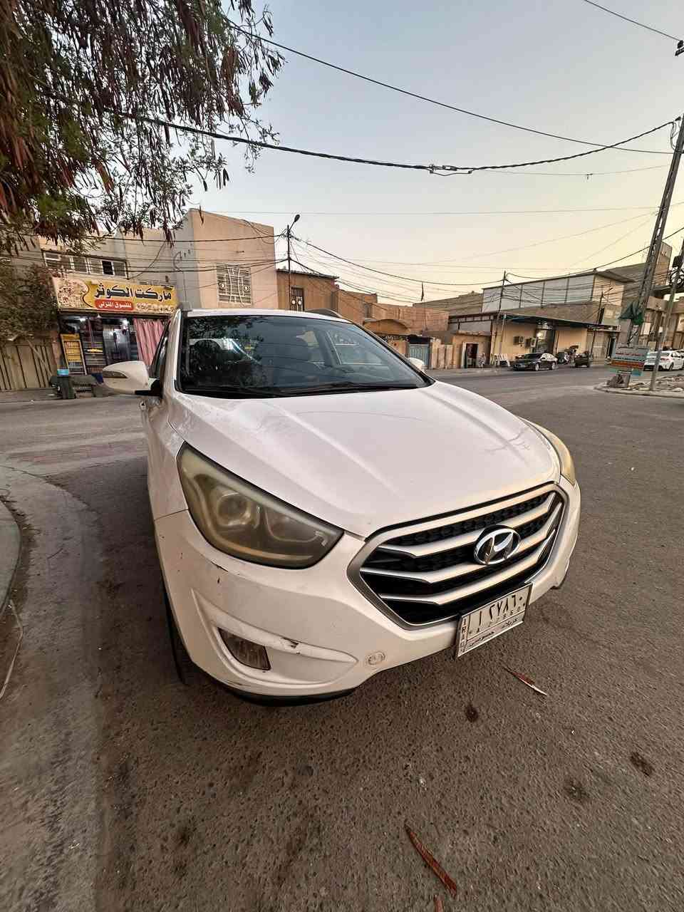 توسان 2015 خليجي
السياره مكفوله من الصبغ 

ماشيه 107

مكان السياره كربلاء 

بيه طخه بسيطه بل الجاملخ والباب الخلفي  ما مصلحات عل وضعهن 

السعر 146 للاستفسار ***********
