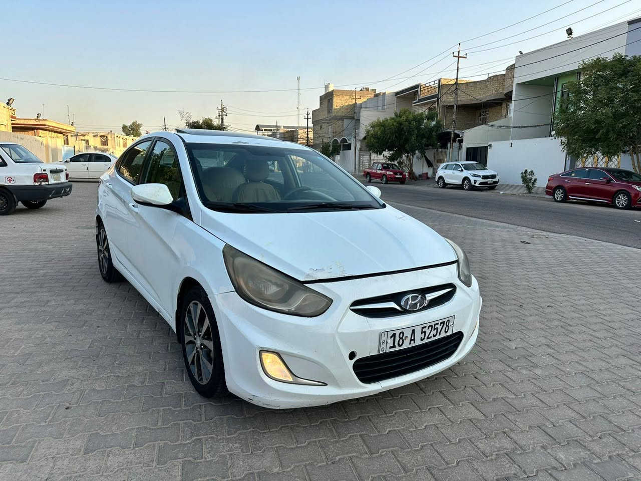 السلام عليكم
هونداي اكسنت
موديل 2014 خليجي 
محرك 1600
بيها باب مصبوغ بدون الدواخل 
الباقي مكفولة كفاله عامه السياره 
فتحه 
اربعه دسك 
اي بي اس 
تبريد ثلج 
سياره جاهزه من كلشي ربع متصرف عليه 
الاستفسار 
***********
***********
