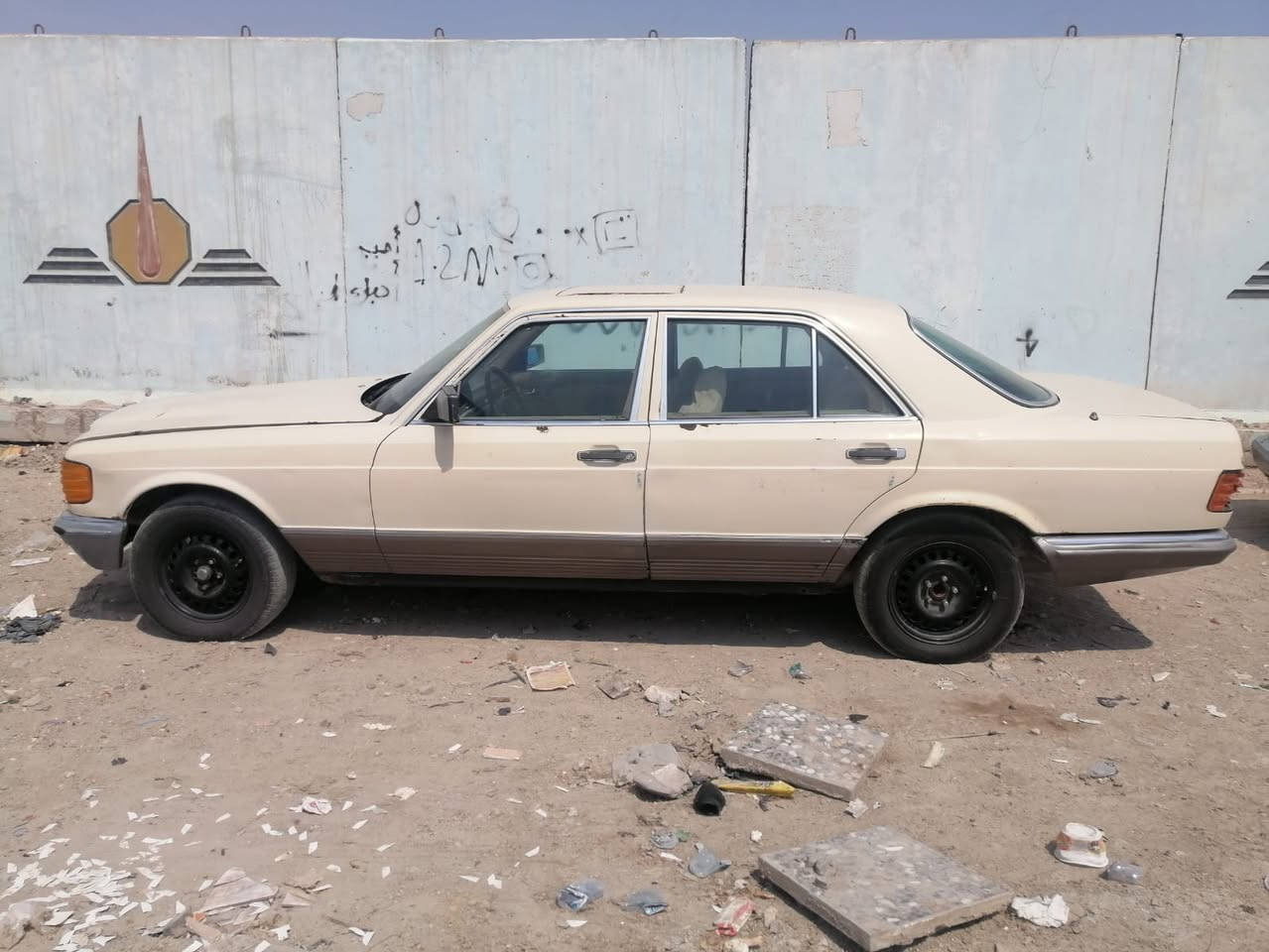 سلام عليكم موديل 83
مكينة وكير جدد سيارة جاهزة 
رقم بغداد حائز ثالث شرط الوكالة 
سيارة بلادية شرط تاريك وين ما يعجبك
سعر 17 ورقة ومكاني البصرة 
***********
