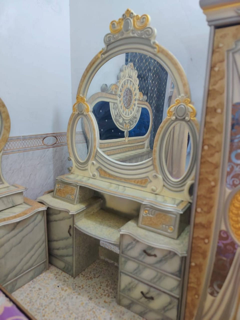 يالله
_غرفه نوم ام الخمسه تسكام
_نضافه 95بل ميه
_700وبيهه مجال _
_النجف حولي شارع 30 الثاني
_***********واتس
