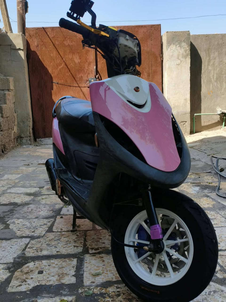 للبيع ماكس عدله 
بيه كلج امامي رياضي 
فج وصينيه رياضي 
قطره دهن رياضي 
وياله مشيف اصلي
صالنصهsc مال تي ماكس محوره
دبل خلفي رياضي 
تايرات جدحه انضاف 
يدات بريك رياضي
الدراجه ٥٥ اول فتحه اله ما كايمه شرط اطيه الك شلعه ومعدل اذا ما تعبر ١٢٠ تاخذ دراجه واطيك فلوس دراجه شغاله سلف هندر ما نقصه ايشي غراضه كله موجوده 
سعره٥٥٠ وبيه مجال 
مكاني بغداد جسر ديالى الجديد الكرغوليه
رقمي*********** متواجد واتساب فقط
