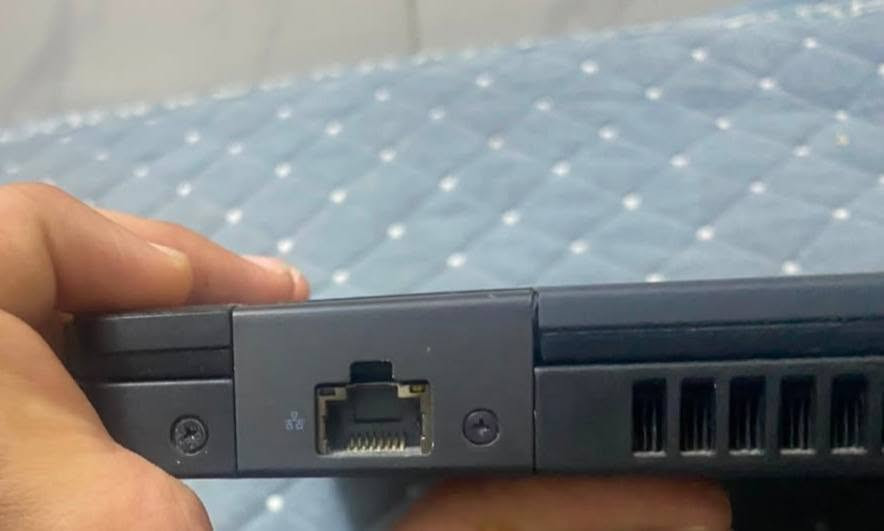 ديل ٥٥٩٠ • i5 الجيل الثامن • ٢٥٦ SSD