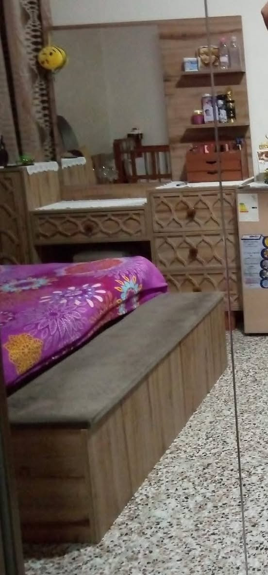 غرفه تركيه للبيع 7 قطع اخت جديده السعر ٥٠٠ وبيه مجال للشراي الجربايه نضام صوميه تكمه بس الصوميه مسويه ب١٥٠ الف للاستفسار الاتصال على الرقم ***********
