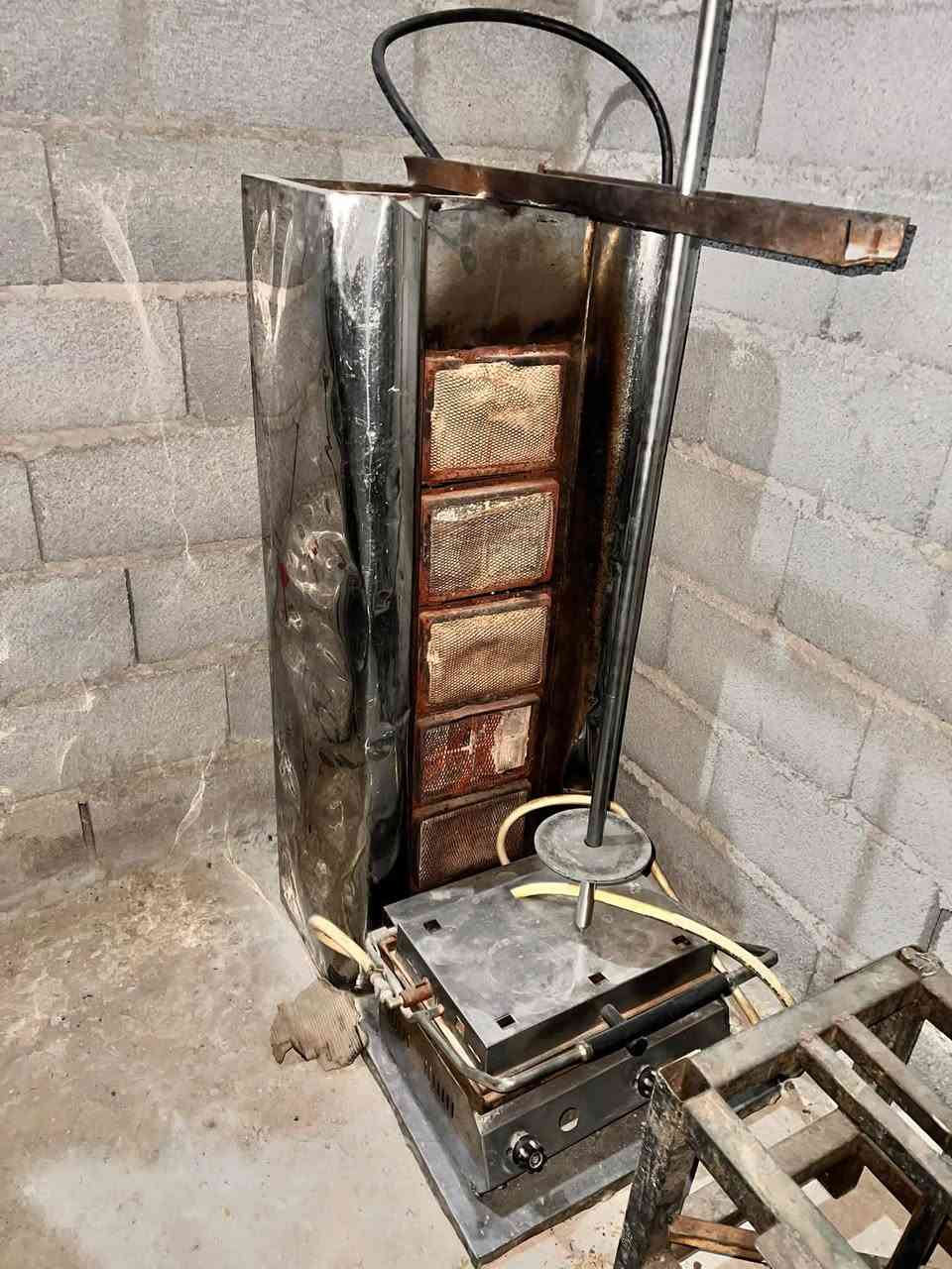 غراض مطعم للبيع ***********
