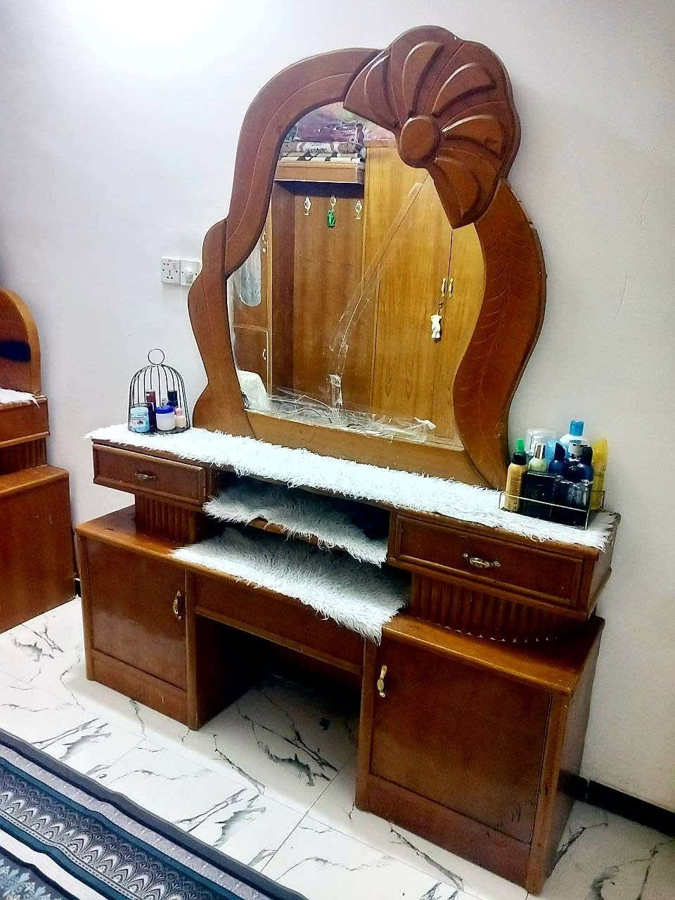غرفه اخشاب • عراقي • نضيفه