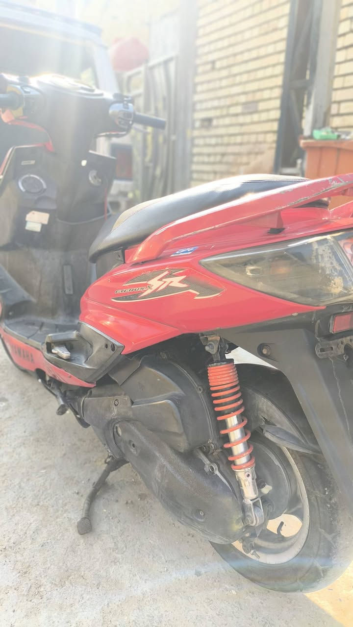 سلام عليكم شباب دراجه سكنس فحل نوزل طلاعات للبيع سعر الدراجه 700وبيهه مجال مكان بغداد كفاءات حبيبي لطبلي دراجه كله شغاله لايت دبل اشاره كيلو متر كلشي شغال تجيب وياك فيتر وفحص لا تكلي شبيهه مابيهه ‏رقم ‪***********‬‏
