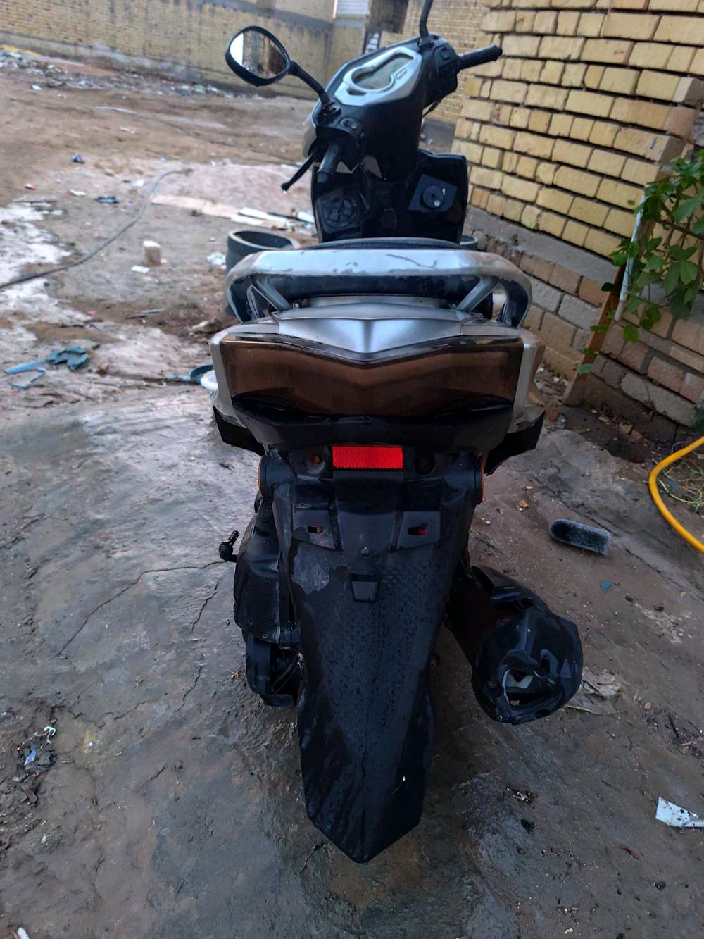 سكنس صيني للبيع  كفر نظيف محرك مجفت جديد
كهرباء شغاله
نضافه 90%
حي الفداء
السعر نهائي لو قابل للمساومة؟ وإذا أكو تبديل شنو الشي اللي تقبله؟: 
السعر 650 الف وبيه مجال 