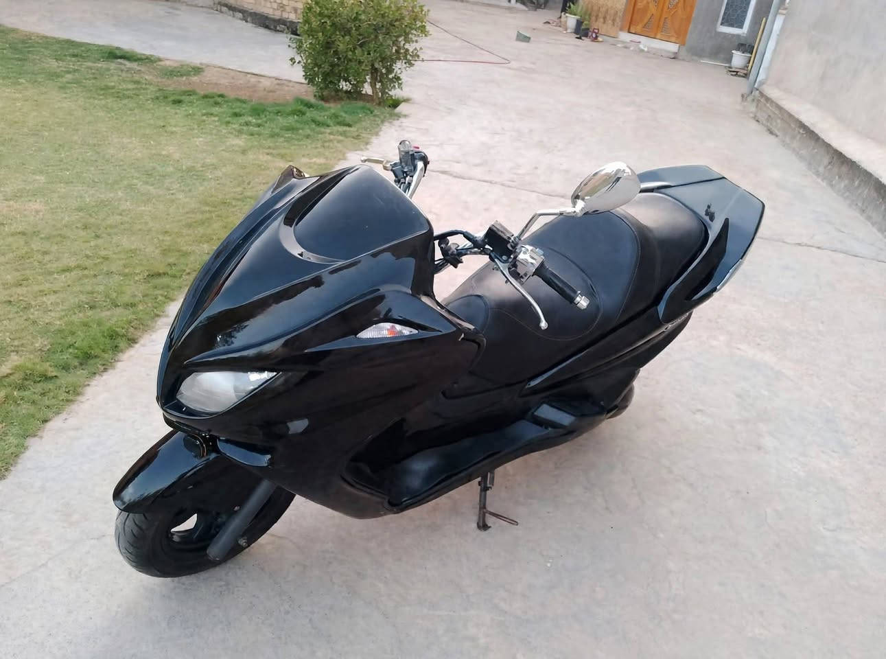 للبيع - ماجستة 255cc وحش - نسخة باتمان
ماجستة 255cc محرك شرط الفحص، دراجة نظيفة جداً نظافة فول، وحش بالشارع مو مال هوسة

المواصفات:
النوع: ماجستة 255cc نسخة باتمان الأصلية
المحرك: شرط، ناعم، لا صوت لا دخان لا نقص دهن
النظافة: نظيفة جداً، دراجة شخص واحد
الكهربائيات: كلها شغالة - لايت زنون، اشاير، بريك، هورن
الهيئة: هيئة بلادية، صبغ بلاد، لا طعج لا تصليح

دراجة جاهزة، لا تريد دينار، تدير بانزين وتطلع.

المكان: الديوانية
السعر: [900] وبيها مجال للشراي

للاستفسار خاص أو اتصال
رقمك هنا 👇
***********
