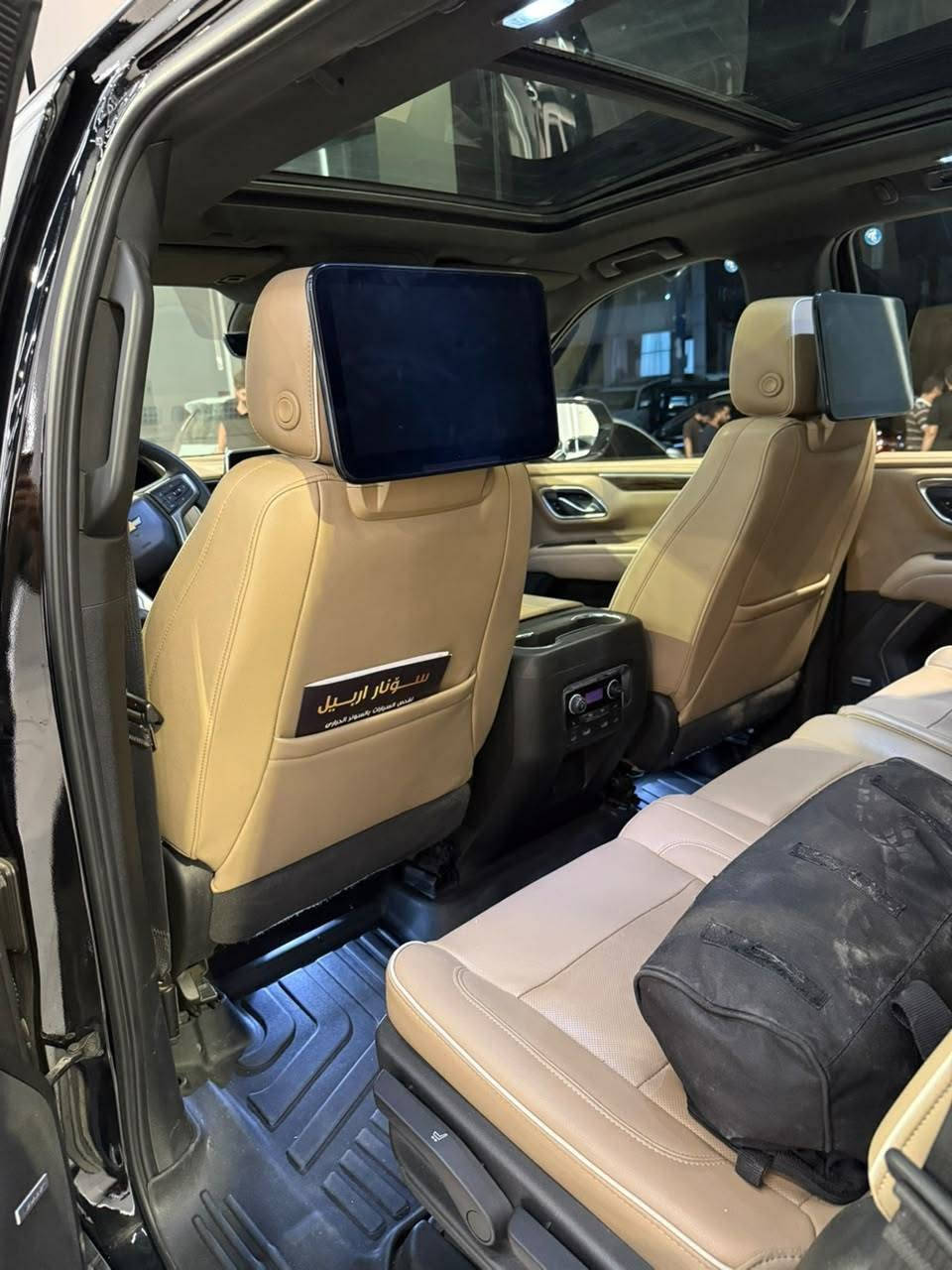 Chevrolet Tahoe Premier 2022
Engine: V8 5.3L 
ژمارە هەولێر جاهیز 
120 هزار کم روشتووە 
یەک دەرگای بویاغە 
بێ ناوگرتن 
بێ ئێرباک 
شەریکە منسور 
نرخ 470 وەرقە و مجال 
📍شوێن هەولێر 
~~~~~~~~~~~~
***********
***********
~~~~~~~~~~~~
Chevrolet Tahoe Premier 2022
Engine: V8 5.3L 
رقم اربیل جاهز 
ماشي 120 الف کم 
واحد باب صبغ 
بدون داخل 
بدون ایرباک 
شرکة منصور 
سعر 470 ورقة بي مجال 
📍مکان سیارة اربیل أربيل, العراق
