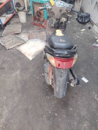 سكنس فحل شغاله بس ابيعها كوم حديد مكاني بغداد 400وبيها مجال بسيط  0780...
