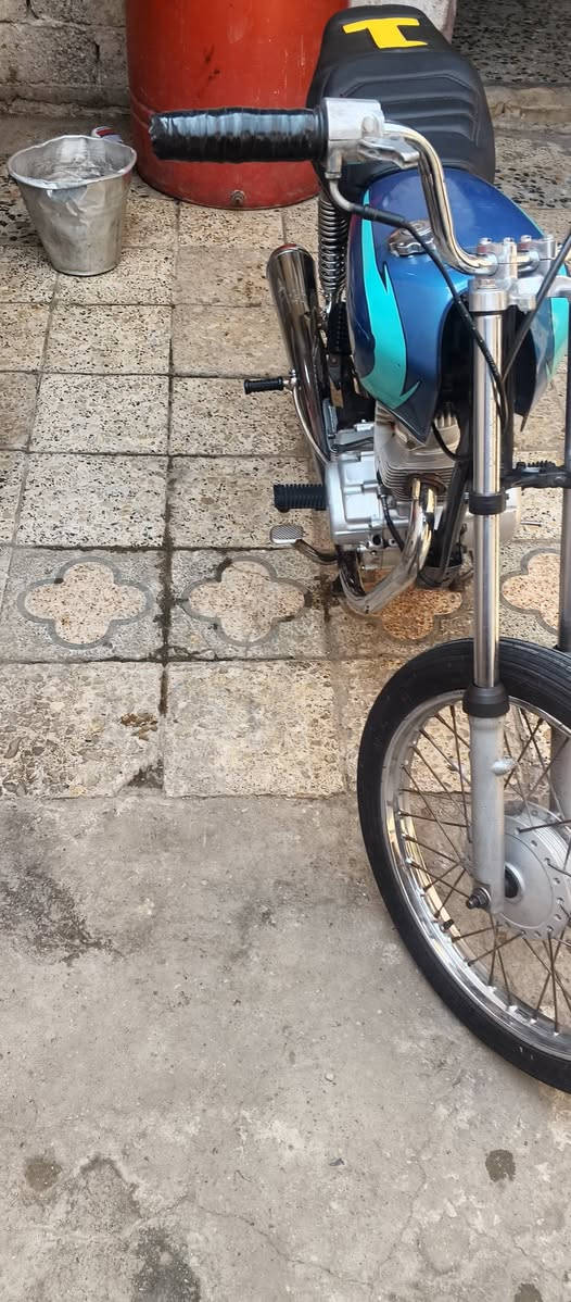 سلام عليكم دراجه نامه شلامجه البيع مكاني بل عماره دراجه تخبل سعره 500وبيه مجال حك الجيه دراجه جديده مكينه فوله ناعمه تخبل دراجه كفاله رقمي التواصل ***********ملاحضه الدراجه بس الشاصي ارشه قوي وعلي العتماد وبس عله الرقم موجود دراجه مناسبه بيه بس ورقتين بس بليته عمارة, ميسان

