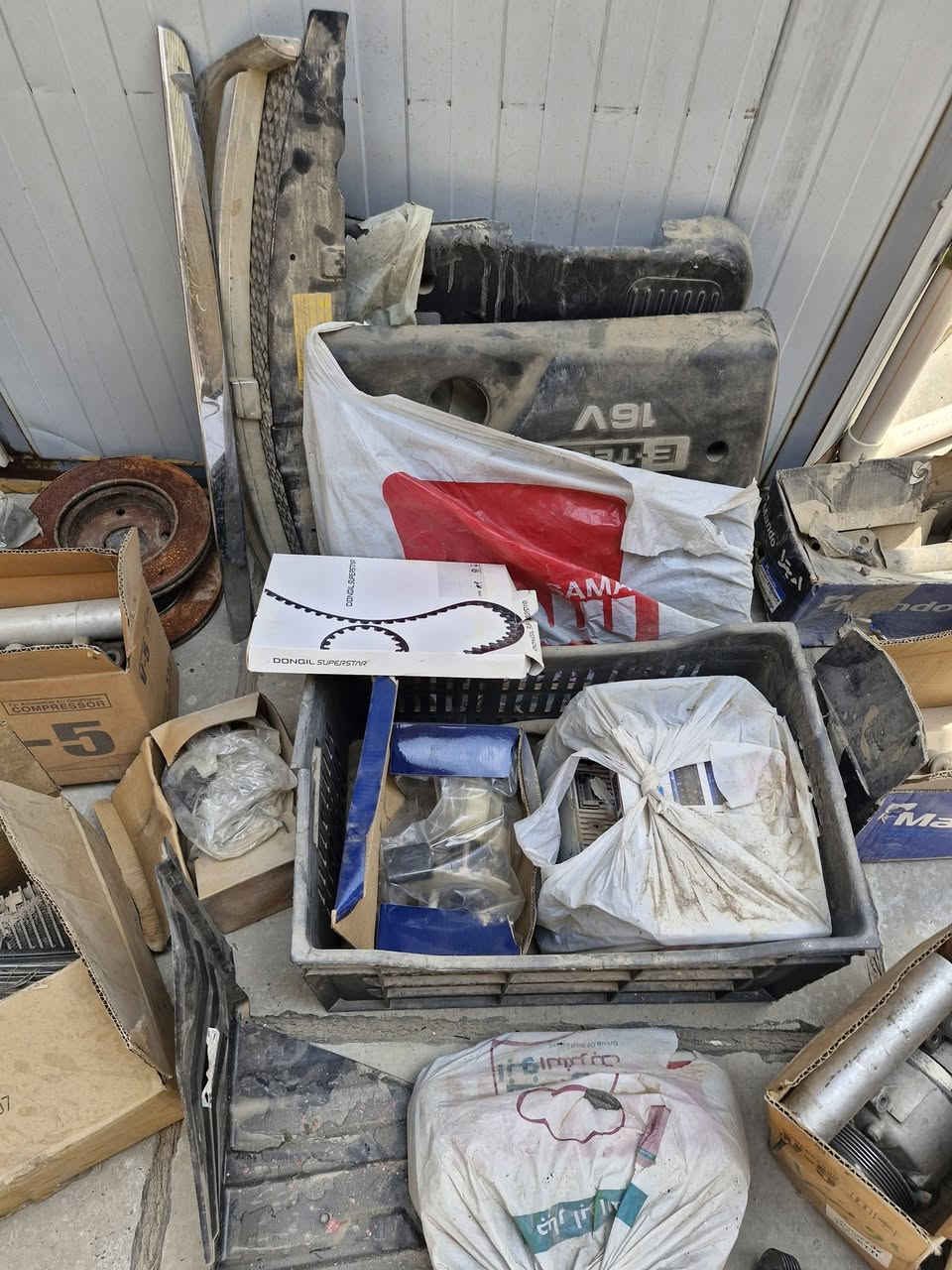 السلام عليكم غراض اوبترا للبيع ابيعهن شلعه كلهن ب ١٥٠  لان بعت السيارة ومااحتاجهن الي يفيدنه يراسلني واتس اب***********
