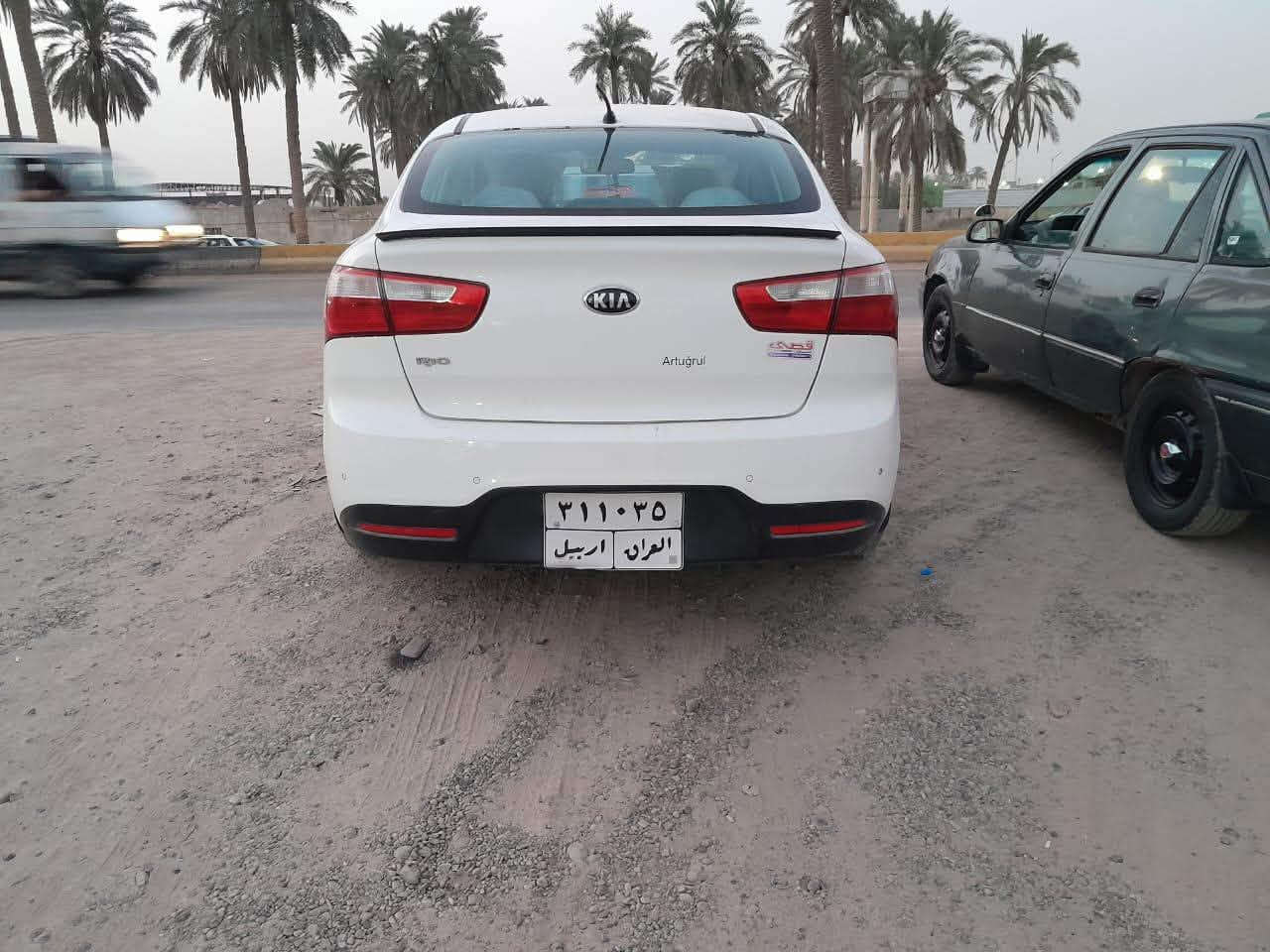 سلام عليكم كيا ريو للبيع موديل ٢٠١٣محرك ١.٦دوش المرغوب محرك كير كفاله صدر حداديه تبريد ثلج الله وكيل سياره حيل قويه مرقمه اربيل جديد تريد تحويل تريد وكاله السعر 90ورقه وبيها مجال الشراي يراسلني على الرقم هاذه.***********
