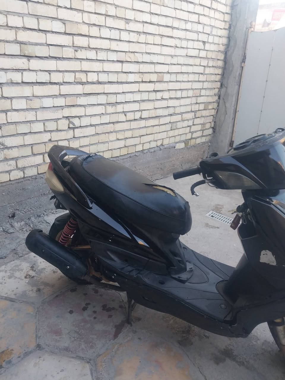 350 وبيها مجال بالحسينيه***********
