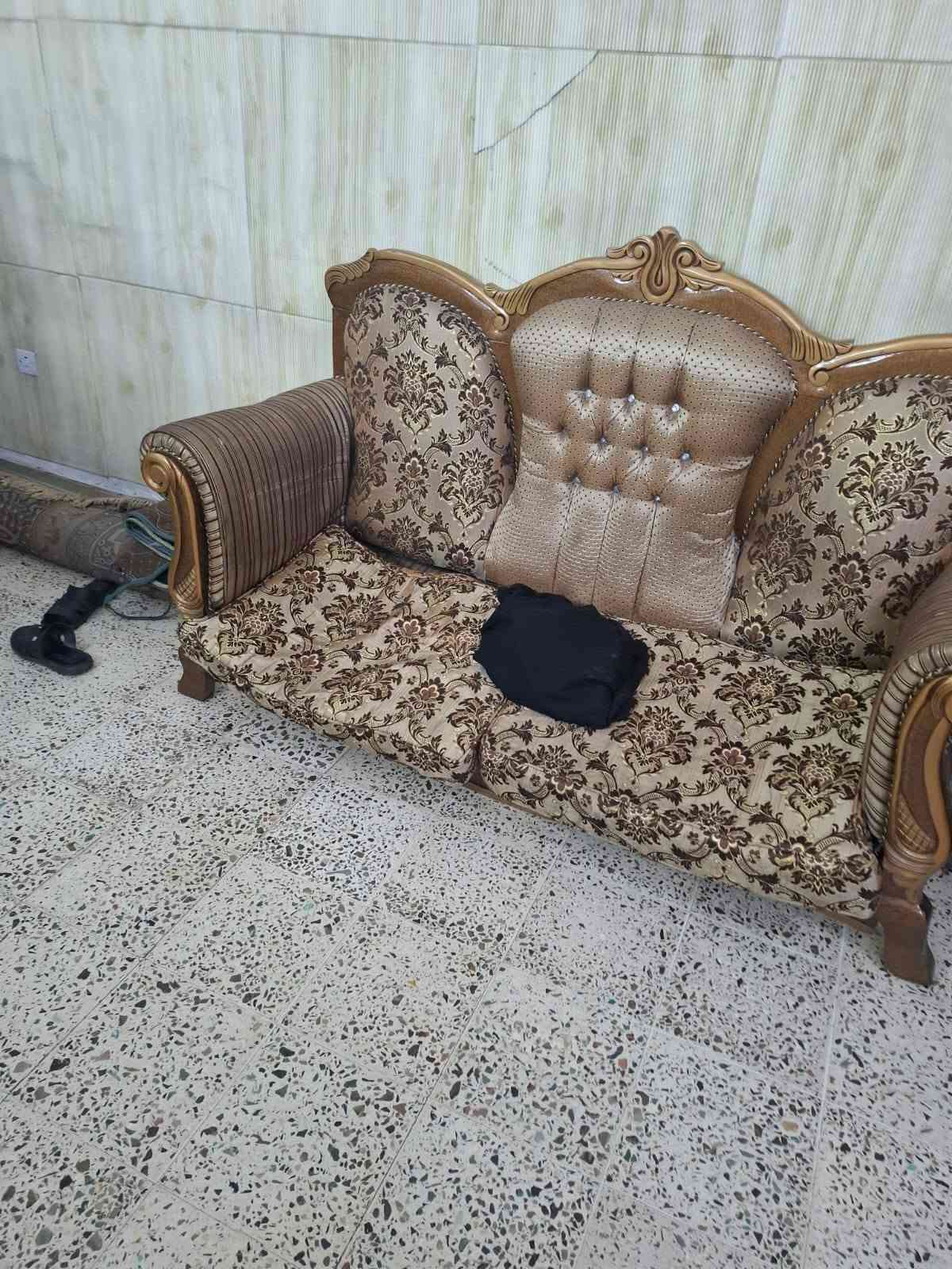 السلام عليكم ورحمة الله وبركاتة
تخم القنفات ب٣٠٠ الف وبي مجال (10 مقاعد )🌹

الديوان ب٥٠٠ الف وبي مجال مجدد بالجديد خشبة قوي جدا (14 مقعد )🌹

البوفية ب٥٠٠ الف وبيهة مجال 🌹

الموقع شارع فلسطين قريب النادي التركماني 🌹

الرقم *********** 🌹
