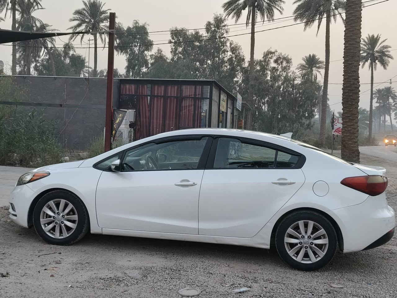 فورتي 2015 رقم بغداد محرك 2000دوش

حادثها جاملغ خلفي كلش بسيط بدون دواخل
وملاونين الباب وياه فقط والباقي كفاله من الصبغ والتبديل والبارد

كير ومحرك كفاله
تبريد منظومه جديده
حداديه وتخم تاير 
منظومة غاز انسه البانزين
السيارة جديدة بمعنى الكلمة استخدام شخصي
السعر 112 للاستفسار ***********
