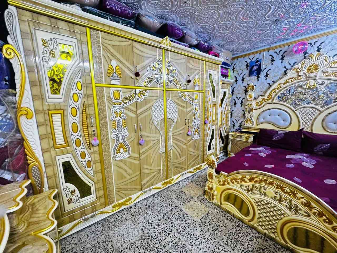 السلام عليكم غرفه مستخدمه غرفه تفصال وشغل ثكيل اريد ابيعه لئن معوز فلوس وبل خير عله الياخذه سعر 950وبيه  مجال بسيط بغداد مدينه الصدر *********** ملاحضه عده الصوميه مو ويه الغرف
