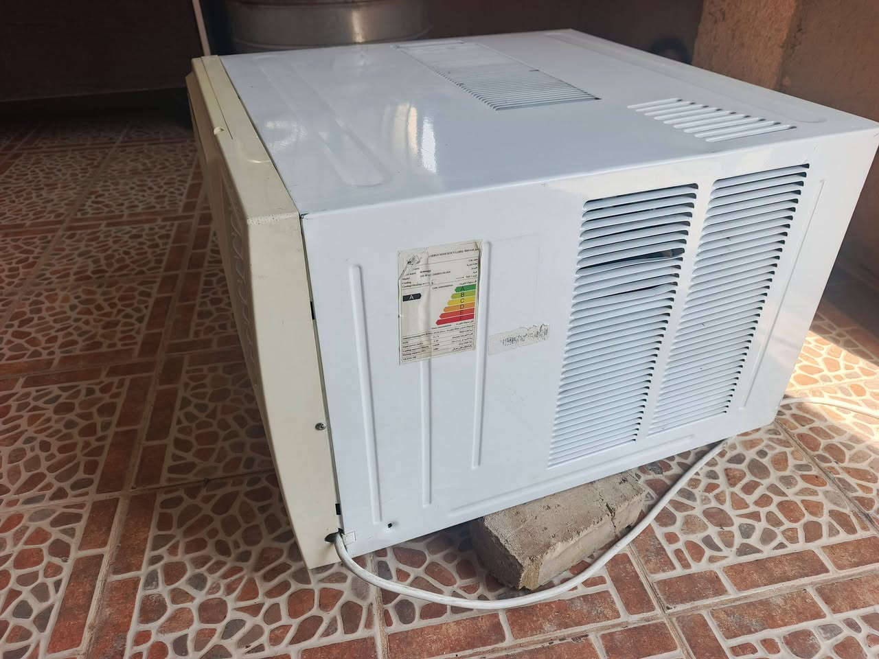مكيف ميديا طنين للبيع  مقفول قفل شركه وغاز شركه ونظافته مثل مشوفون  للتواصل عل رقم ***********
