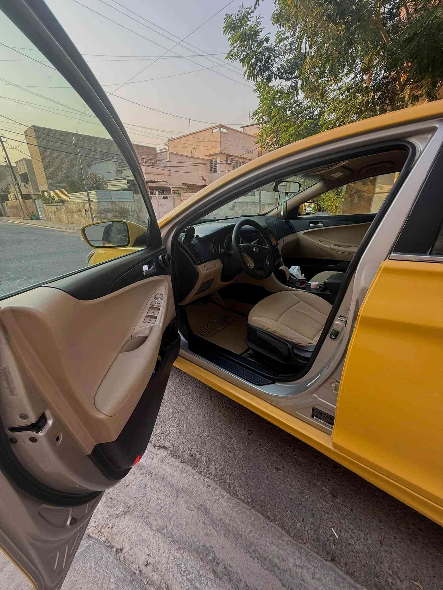 السلام عليكم سوناتا 11 امريكي
حادث خفيف كلش صور الحادث مرفق بلمنشور 
لسياره ليبل واحد كلها بدون تبديل بدون حادث قوي بدودن دواخل ع وضع الشركه 
صبغ جديد  
صدر كله جديد 
مشط استيرن جديد 
دوشمه كامله جديده 
مكينه 2400 جديده مكفوله 
تخم تاير جديد 
شاشه كامره دوره 
سنتر لك جديد 
تتفئه 🔥 تبريد ❄️ ثلج 
مايك اتصال بلوتوث 🎙️
بسمي سنويه 2028 تنتهي 
الاعضميه سبع ابكار سوك السمجه  
قرب منتزه الهبي دي ***********
78 ورقه بيها مجال قليل حك لجيه
