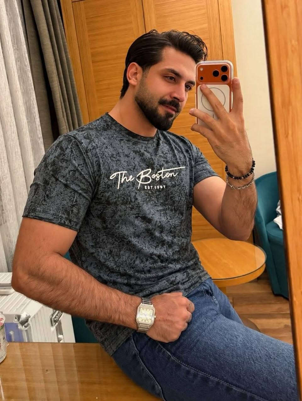 تشيرت فانيلة قطن القياسات المتوفرة:
M / L / XL / 2XL / 
✔️ القالب هاف ومريح باللبس

للطلب والاستفسارات خاص *********** بغداد, العراق
