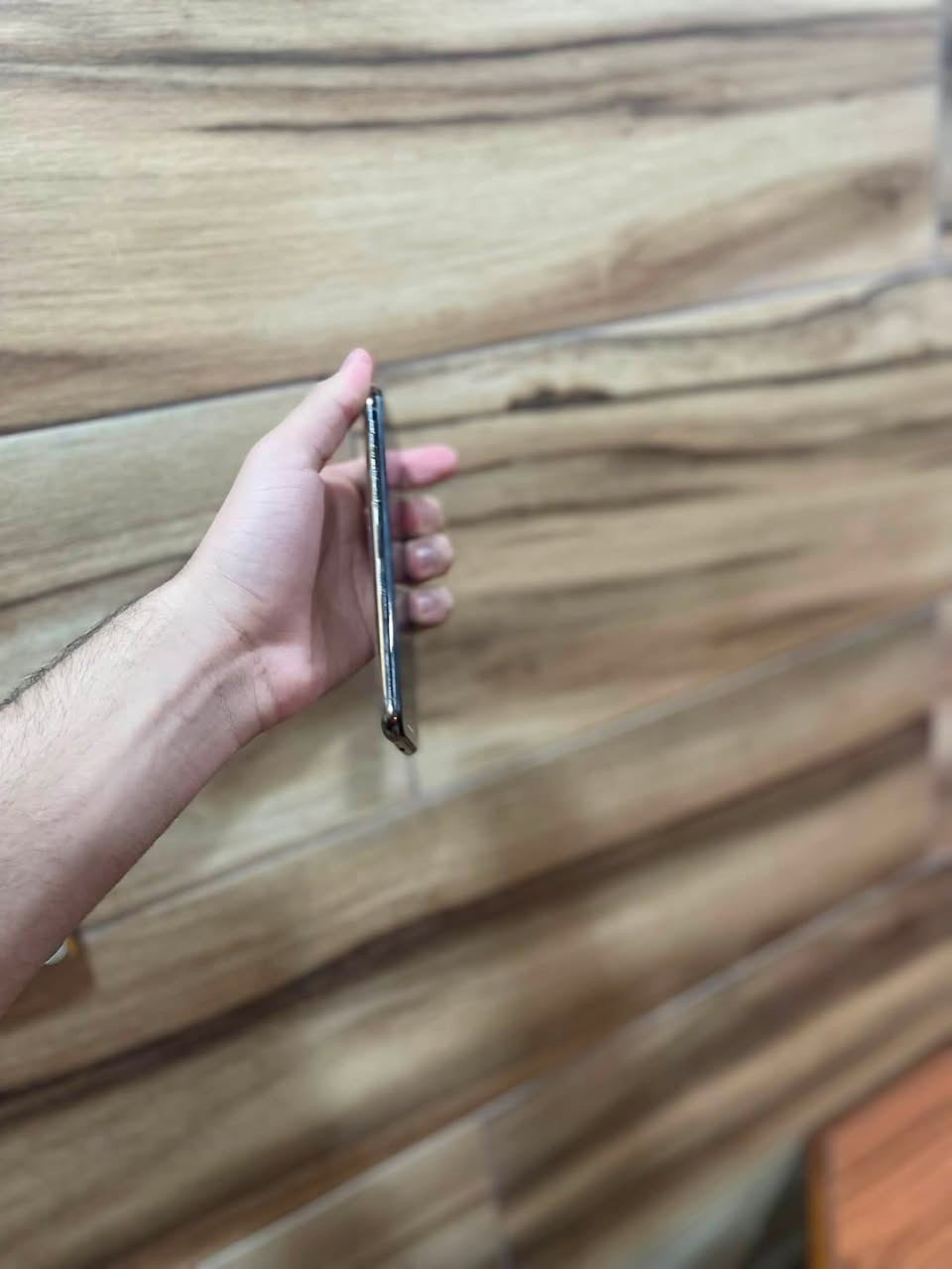 السلام عليكم.
iphone Xs انتبه  اكس إس مو اكس عادي ،
للبيع
اللون ذهبي
نضافة 💯
مستبدل فقط بطارية 🔋 اصلية
ذاكرة 64 💽
كلة الجهاز نضيف وشغال معدا الظهر مفطر ومستبدل بطارية اصلية الشحن أنسى.
للبيع بسعر مناسب.
أو مراوس.
هـــــ.  ***********
موجود اتصال و واتس آب و خاص.
