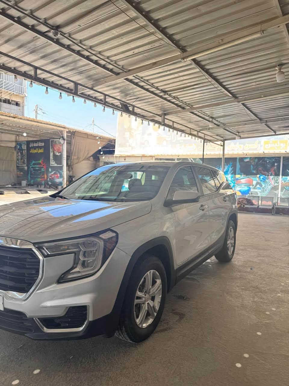 جي ام سي تيران 2022 sle دفع رباعي , ابواب  بصمه . للبيع فقط
رقم بغداد مكانها الحلة المركز شارع ٦٠ 

. حادث جاملغ عكس السايق فقط . الباقي مكفول .

 السيارة جديده . . 

مشي السياره قليل وحادث جدأ بسيط 

بدون اي نقص ع الشركه 

السعر 185$

+964 780 170 8606

نص مكتوب في الصور:
- ***********