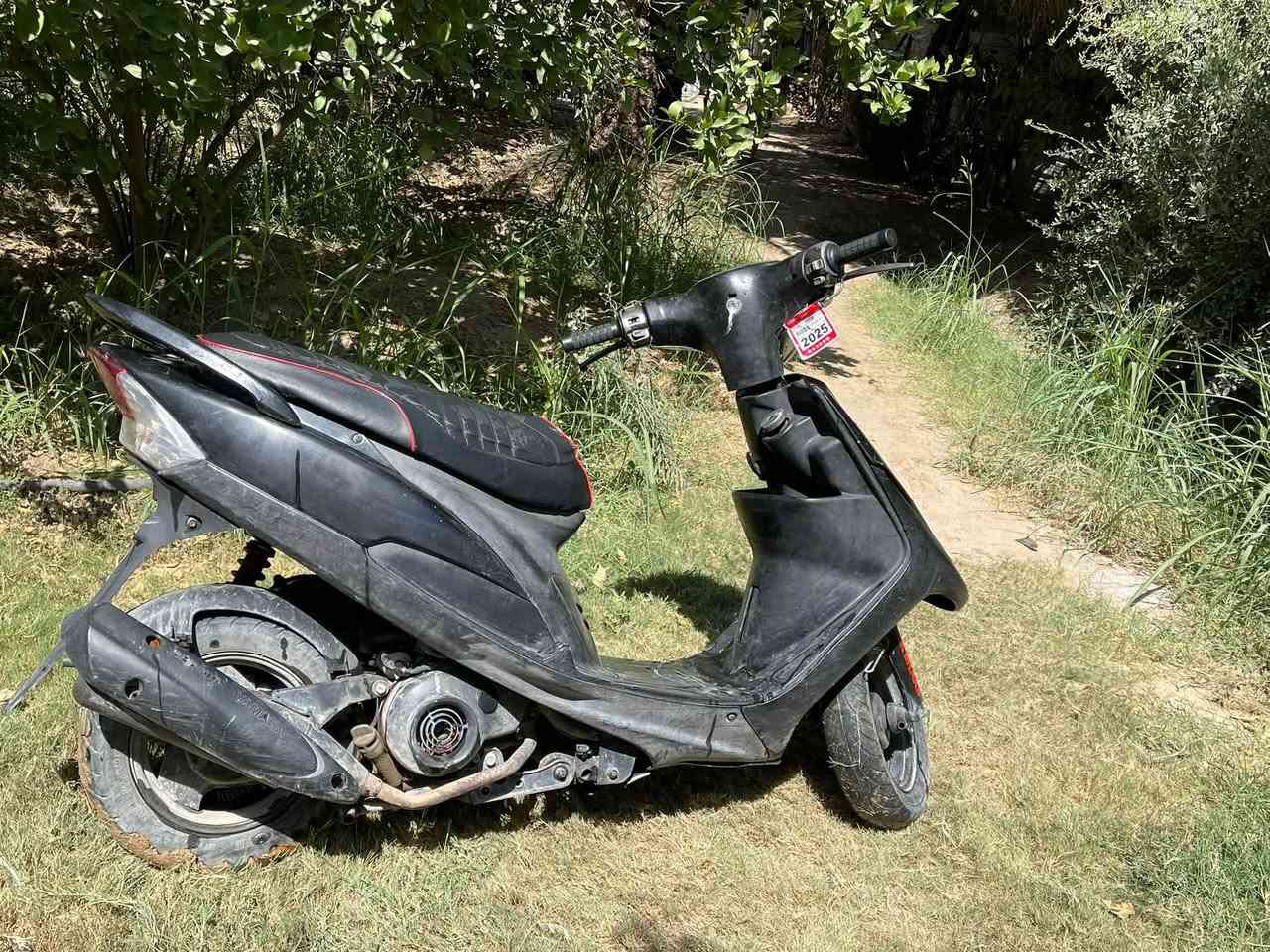 ماكس عدله بلاديه بوشه 49 مكينه ممفتوحه شلعه ومعدل شرط المعدل تسارع يخبل ملحه نص ونص سواد يعني تشك شك والجنايه يعرفون بيهن بعد من اول نضره دراجة تخبل ما شاء الله وهاي كدامكم تجي تفحص وشوف وجيب وياك عشرين فيتر السعر 700 وبيها مجال رقمي 7772106541 مكاني بغداد الزعفرانيه حي الربيع
