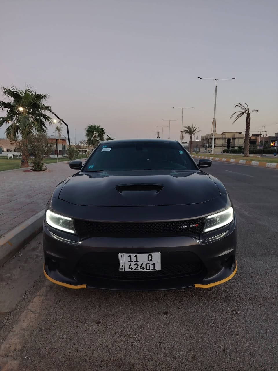 سلام عليكم
جارجر GT . سوبر تراك باك
الموديل : 2021 . (امريكي ) . 
ضرر السيارة بدون دواخل فقط حافة البنيد مع البراكيت الامامي قطعه وحده صبغ فقط البنيد
لون نفطي   مميز 
سيارة جاهزة من اي نقص 
سستم صوت اصلي 
رقم اربيل الجديد مميز. تحويل مباشر 
العداد 112 كيلو متر 
صدر بلاد جاهزه من كل نواحي بعدها بنضافتها
المحرك : V6.  3.6L . 
مكان السيارة الانبار فلوجة  . 
المواصفات :
* شاشه كبيرة مع نظام ملاحة نفكيشن GPS .
* الشاشة مع اوپشنات SRT . 
* سستم صوت الپاين مع سماعات پريميوم .. 
* مقاعد حضن قماش بلاد 
* مقعد السائق كهربائي . 
* حساسات خلفية . 
* تشغيل عن بعد . 
* ستيرن كهربائي
* محدد سرعة . 
* كاميرا خلفية .
* مرايا متحسسة للاضاءة العالية .
* كير شفتات بالستيرن . 
* دخول ذكي (بصمة) .
السعر 230 وبيها مجال

* ⁠للاستفسار.. ***********
