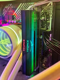 رام DDR4 3600 • تي فورس RGB • مبرد مائي 240مم