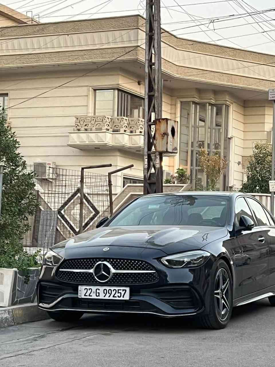 السلام عليكم
مارسيدس بنز 

2023 

C300

وارد أمريكي 

بيها بنيد ودعاميه بدون دواخل لا شاصي ولا لغد 

رقم اربيل ب اسمي تحويل ثاني يوم 

ماشيه 66 km 

فول مواصفات السياره 1/1 للاخير 

 

5 كاميرات فول فول

مكفوله كفاله عامه عدا البنيد والدعاميه 

للاستفسار : *********** 

المكان بغداد العامريه قرب خدمي المطار

نص مكتوب في الصور:
- 1